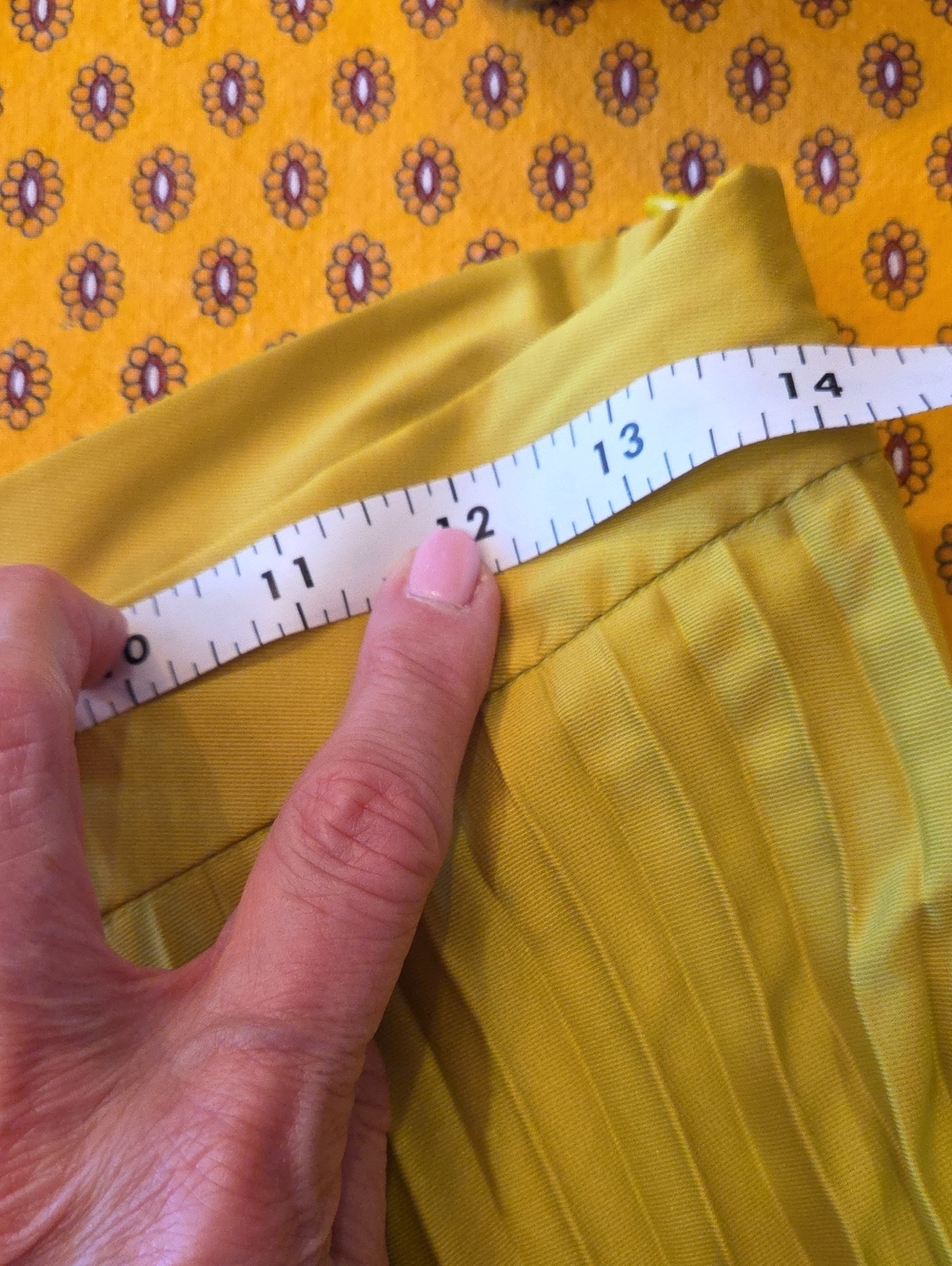 Chartreuse Pleated Skirt - Picture 4 of 4